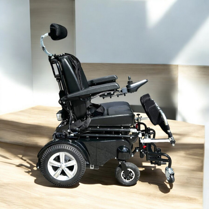 Poylin%20P302%20Ayağa%20Kaldıran%20Akülü%20Tekerlekli%20Sandalye%20